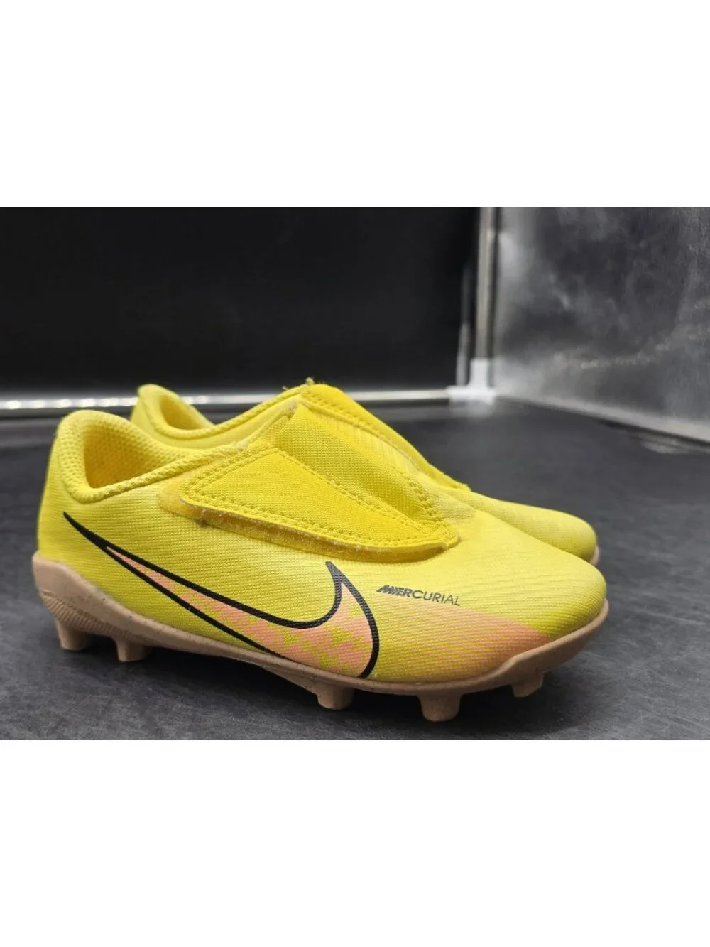 Nike Shoes Kids Size 9.5C Yellow Mercurial Soccer Cleats DJ5964-780 Stains
